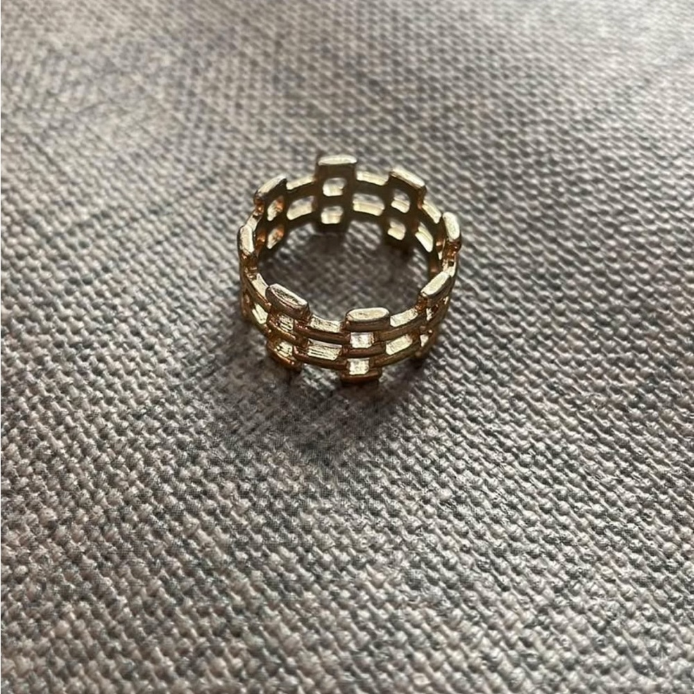 Women ring size 6.5